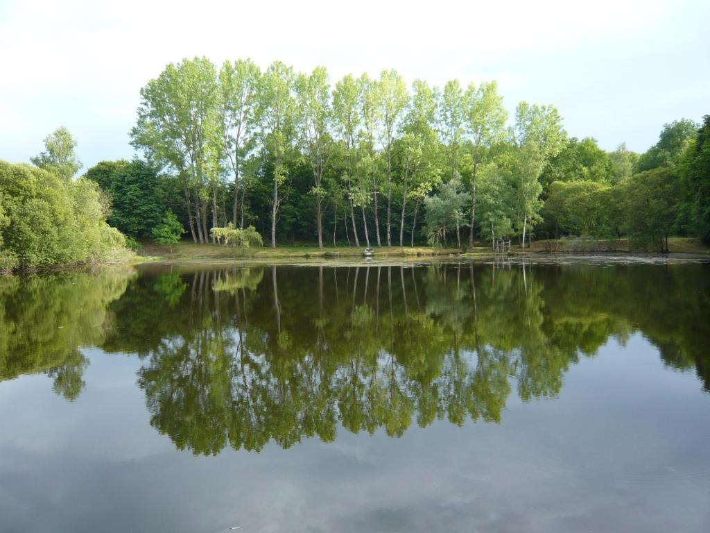 Lakeside Bed And Breakfast Payzac  Exteriör bild